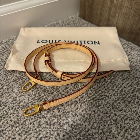 Louis Vuitton Double Zip Pochette - Picture 4 of 11